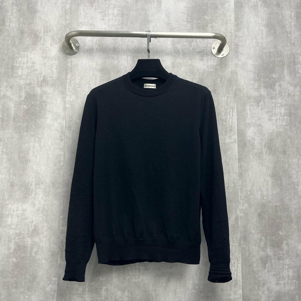 ❌sold❌Authentic Balenciaga Black Crewneck Sweater for Men